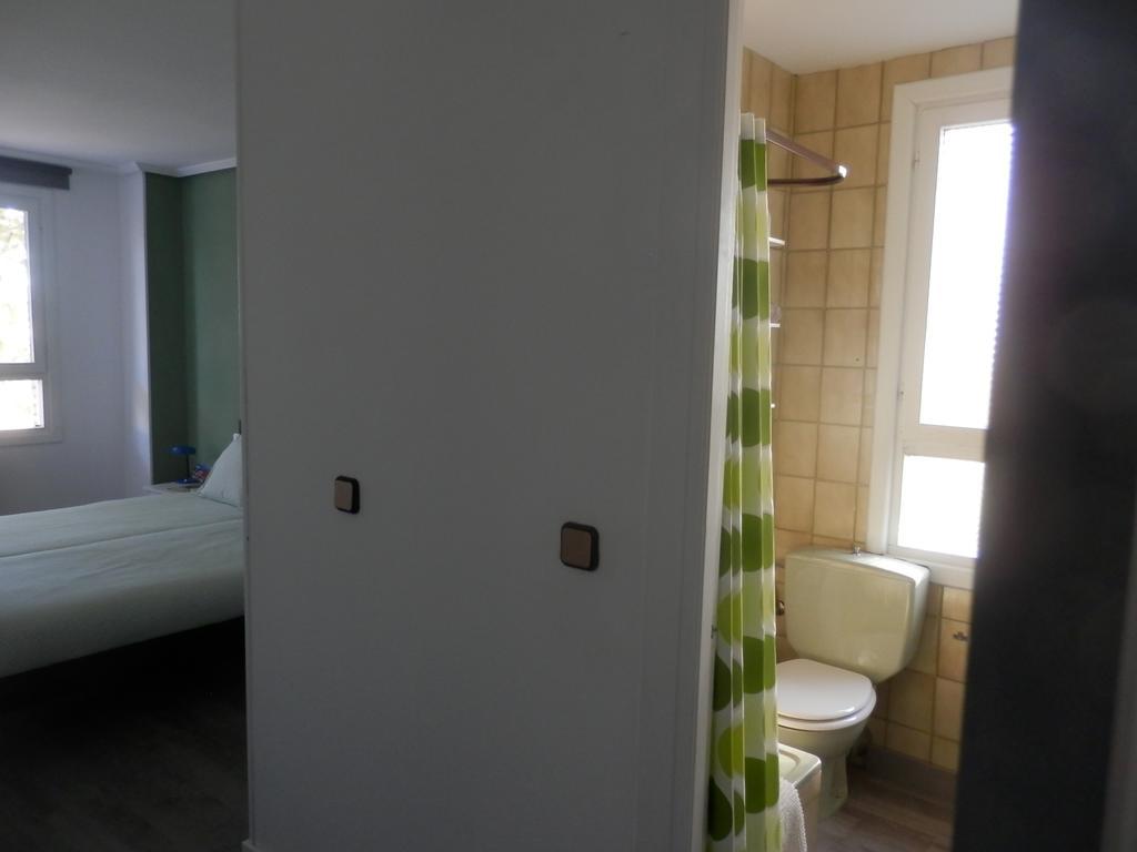 H.A.N.D Surf Hostel Langre  Room photo